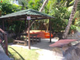 Gazebo spot, beachside, Roseharrycove. Coin Gazebo, bordure the plage, Roseharrycove,Seychelles